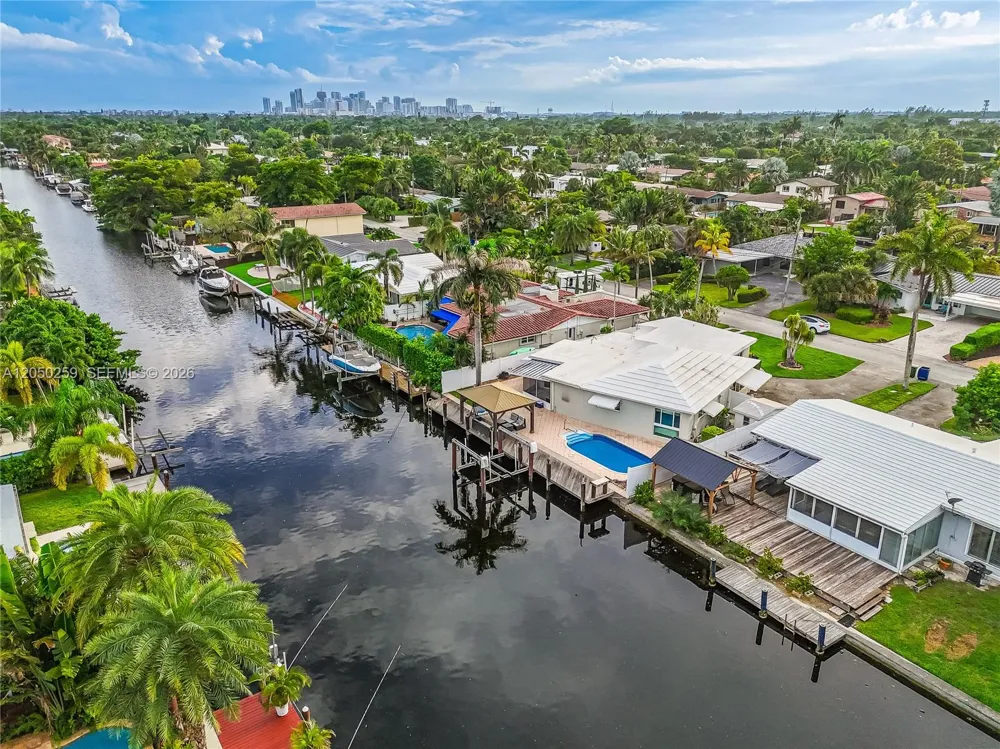 2424 NE 18th Ave Wilton Manors, FL 33305