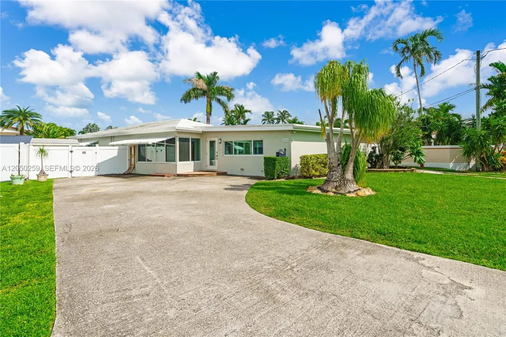 2424 NE 18th Ave Wilton Manors, FL 33305