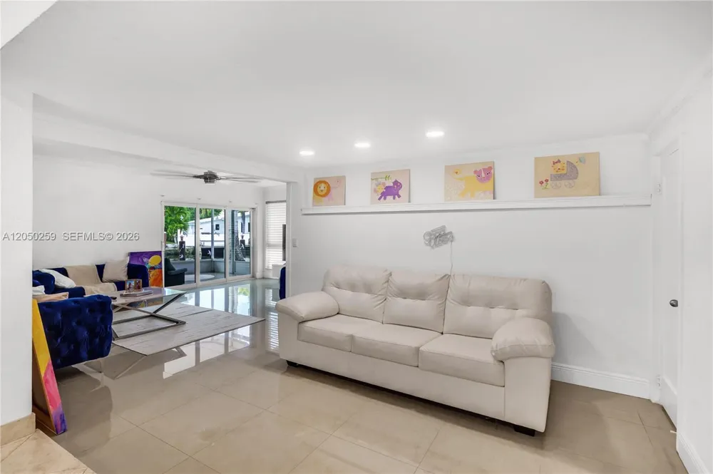 2424 NE 18th Ave Wilton Manors, FL 33305