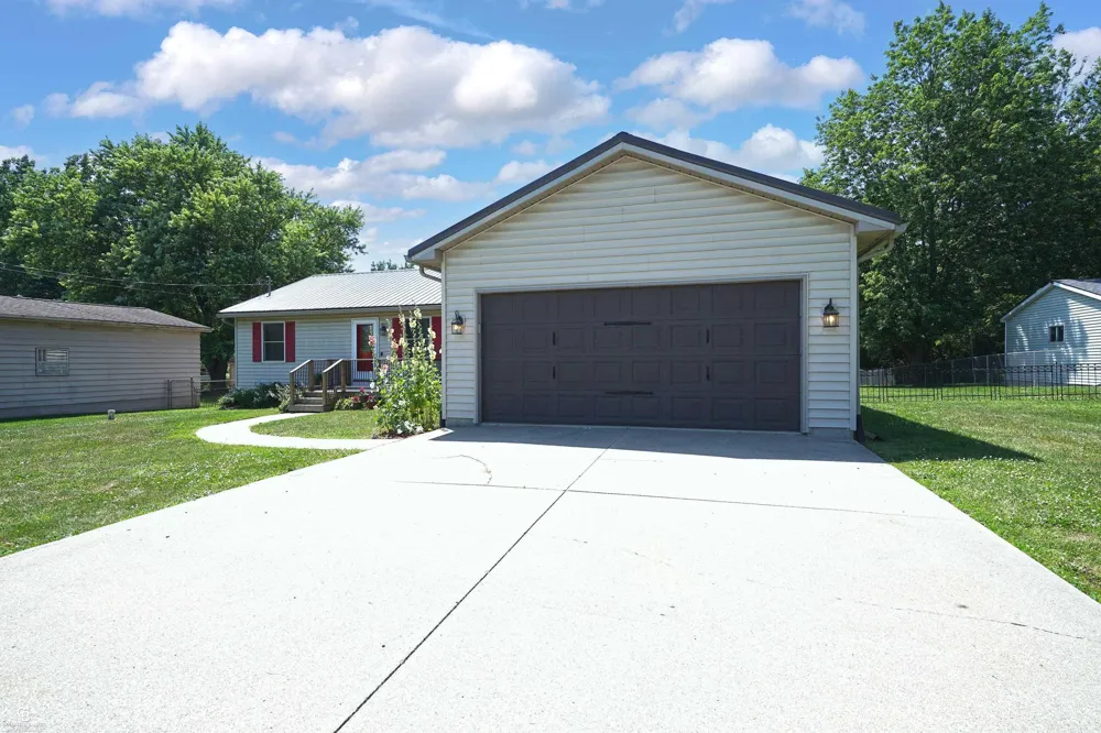 5077 N Belsay Road Genesee Charter Township, MI 48506