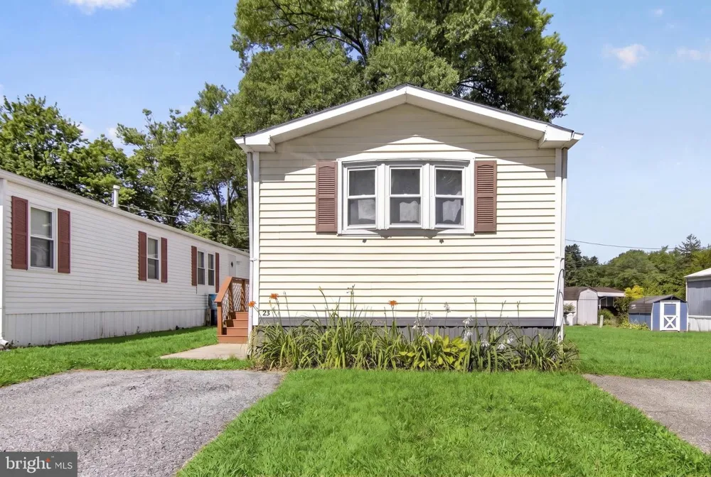 23 MAPLE DR Newark, DE 19713