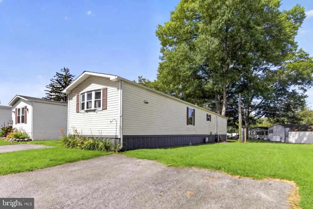23 MAPLE DR Newark, DE 19713
