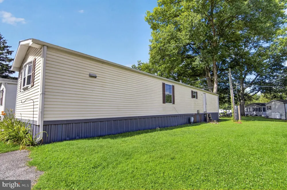23 MAPLE DR Newark, DE 19713