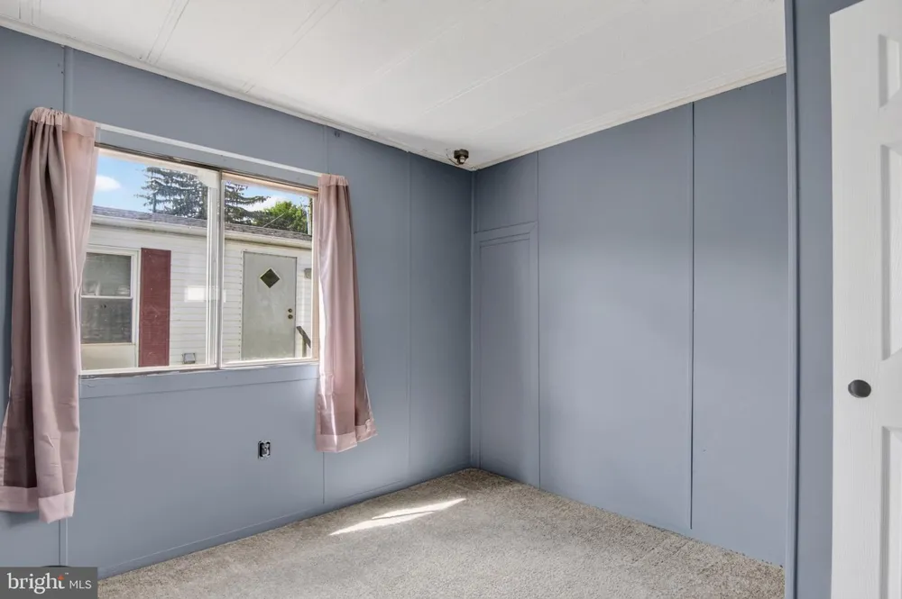 23 MAPLE DR Newark, DE 19713