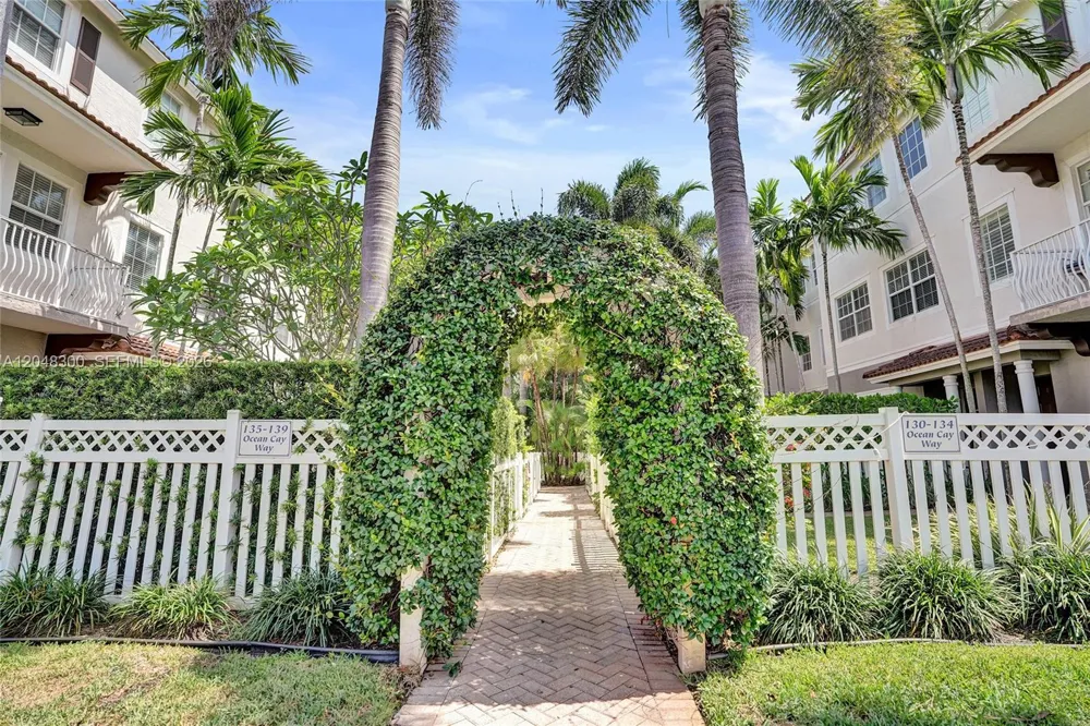 132 Ocean Cay Way Hypoluxo, FL 33462