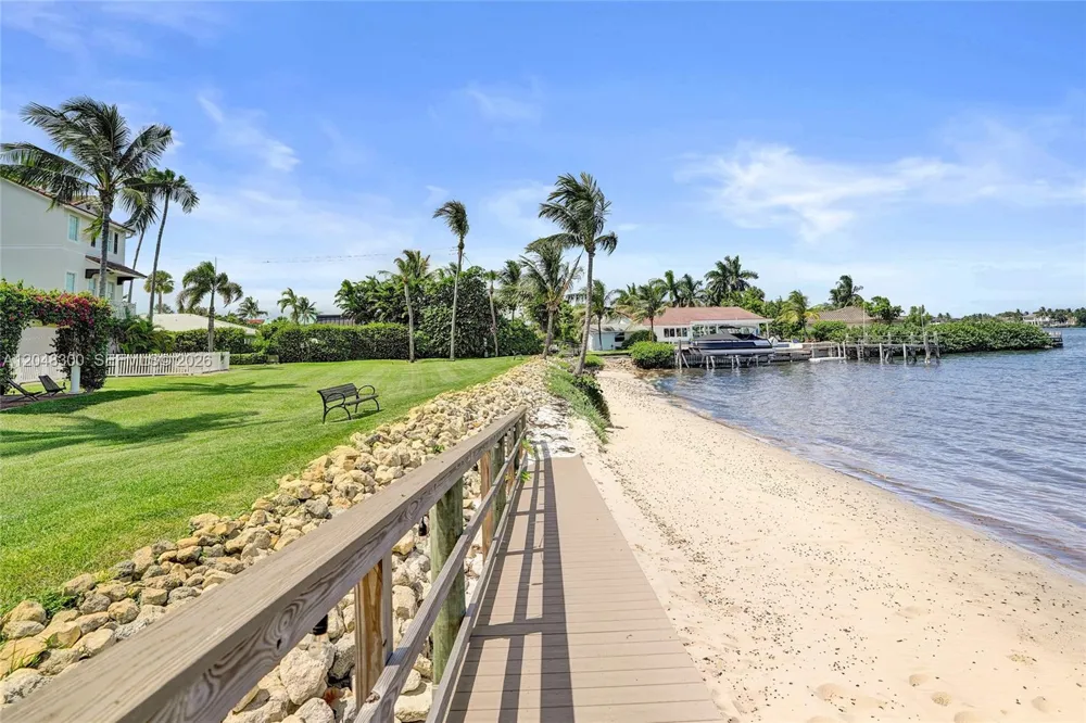 132 Ocean Cay Way Hypoluxo, FL 33462