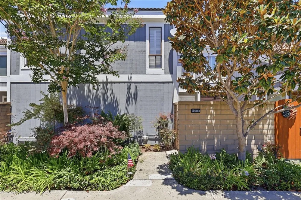 16101 Saint Croix Circle Huntington Beach, CA 92649