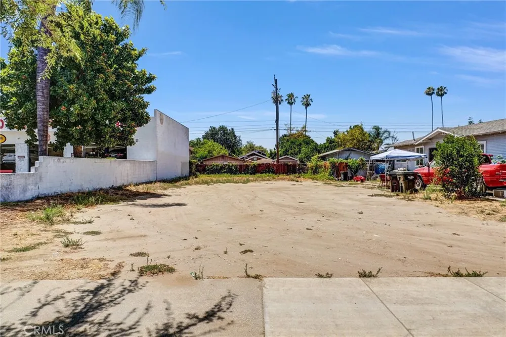 968 E Mission Boulevard Pomona, CA 91766