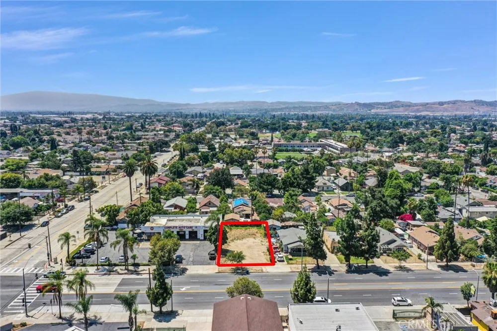 968 E Mission Boulevard Pomona, CA 91766
