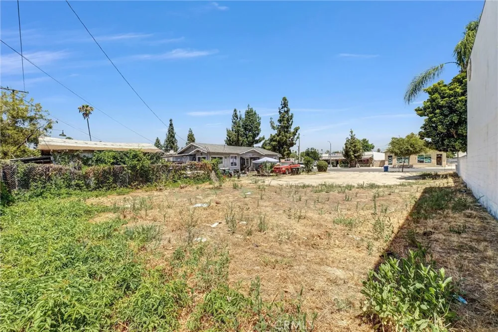 968 E Mission Boulevard Pomona, CA 91766