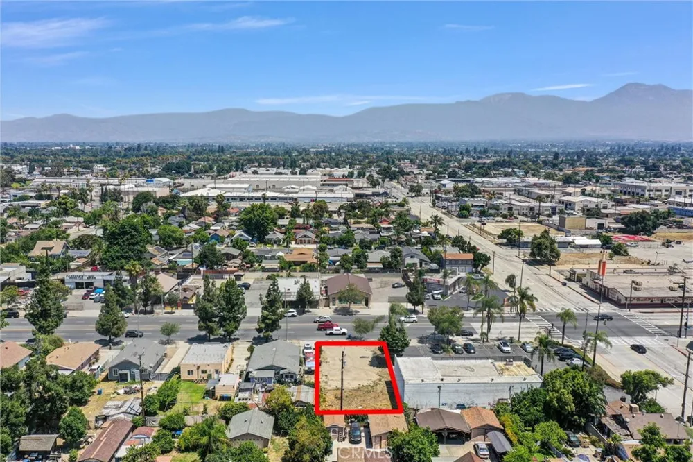 968 E Mission Boulevard Pomona, CA 91766