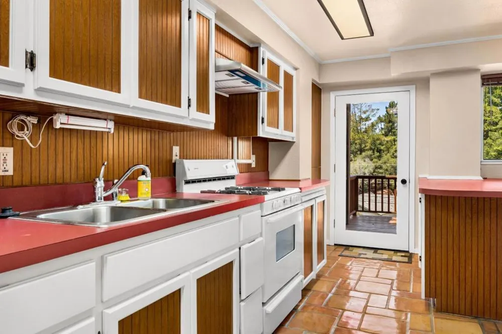 144 Bowen Avenue Aptos, CA 95003