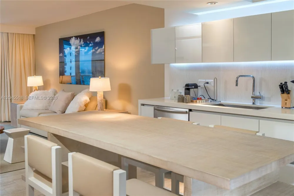 102 24th St #1110 Miami Beach, FL 33139
