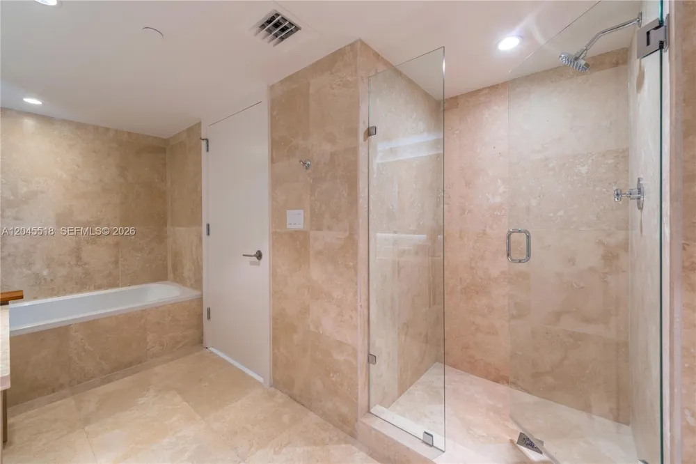 102 24th St #1110 Miami Beach, FL 33139