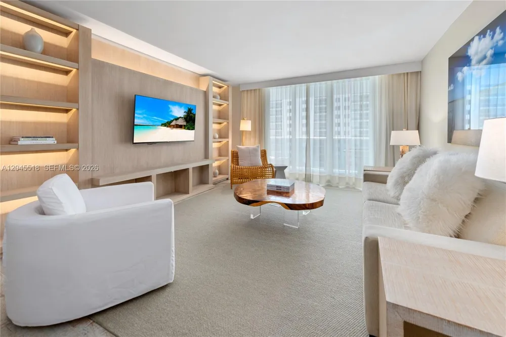 102 24th St #1110 Miami Beach, FL 33139