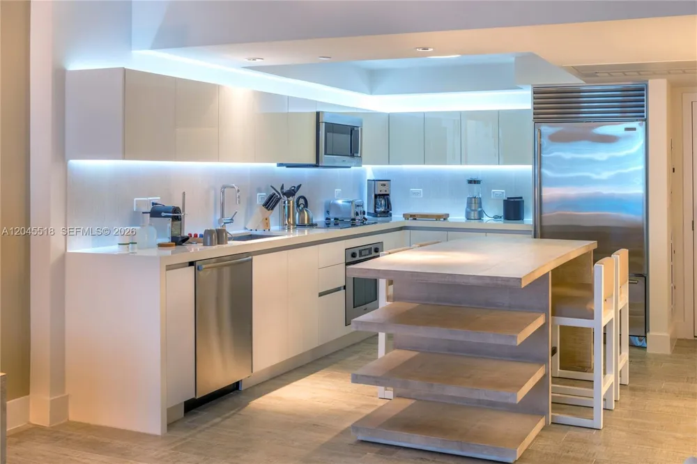 102 24th St #1110 Miami Beach, FL 33139