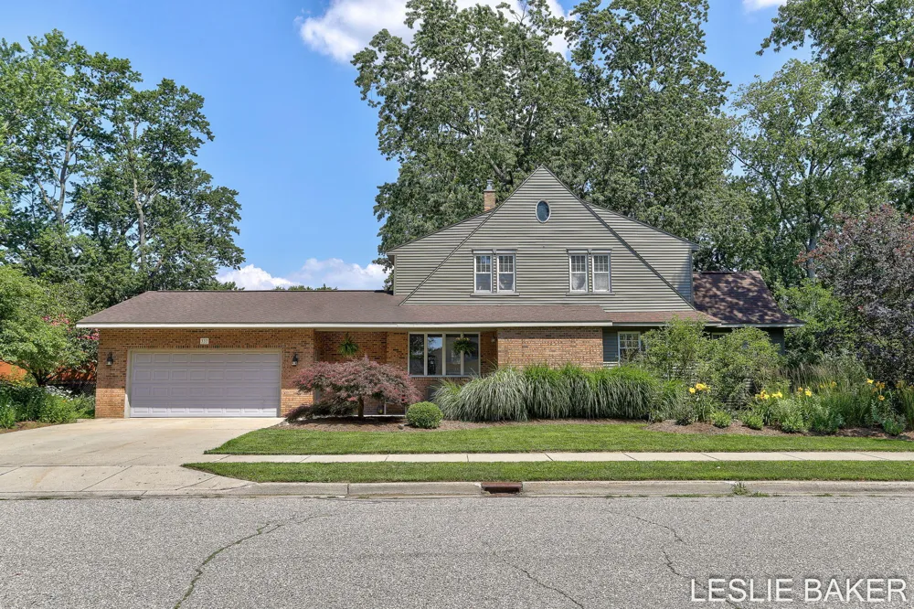 337 Colonial Street Zeeland, MI 49464