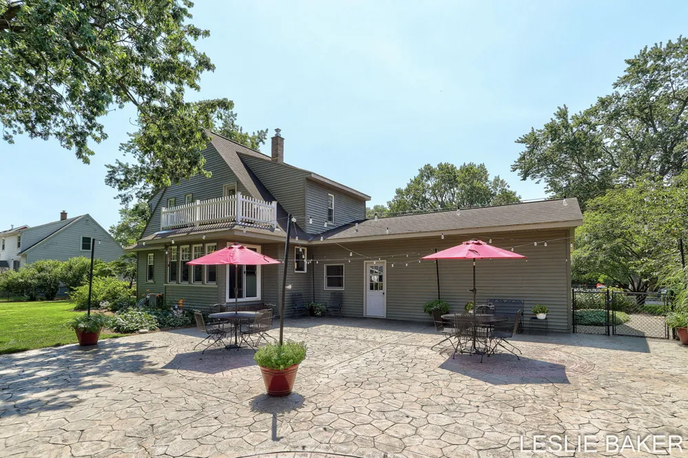 337 Colonial Street Zeeland, MI 49464