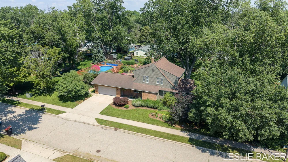 337 Colonial Street Zeeland, MI 49464