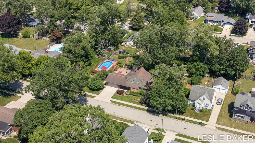 337 Colonial Street Zeeland, MI 49464
