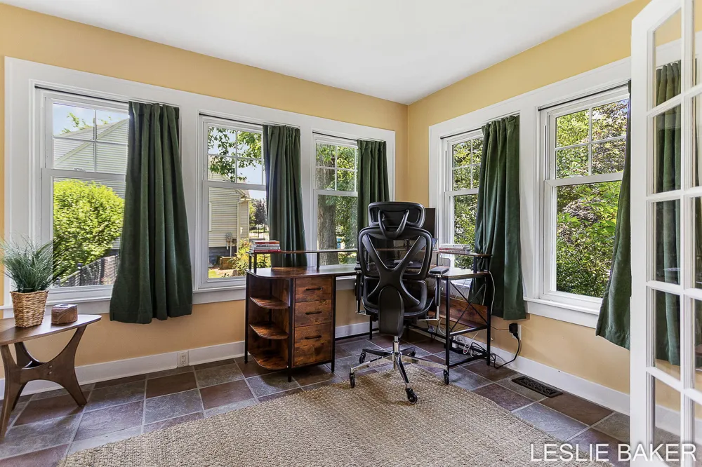 337 Colonial Street Zeeland, MI 49464
