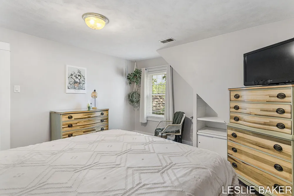 337 Colonial Street Zeeland, MI 49464