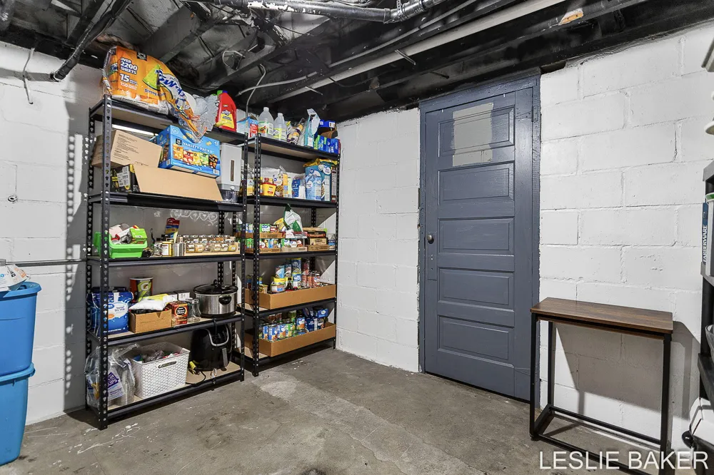 337 Colonial Street Zeeland, MI 49464