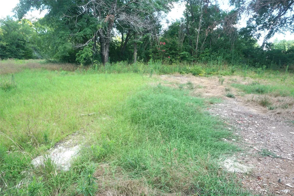 206 E Scott Street Henryetta, OK 74437