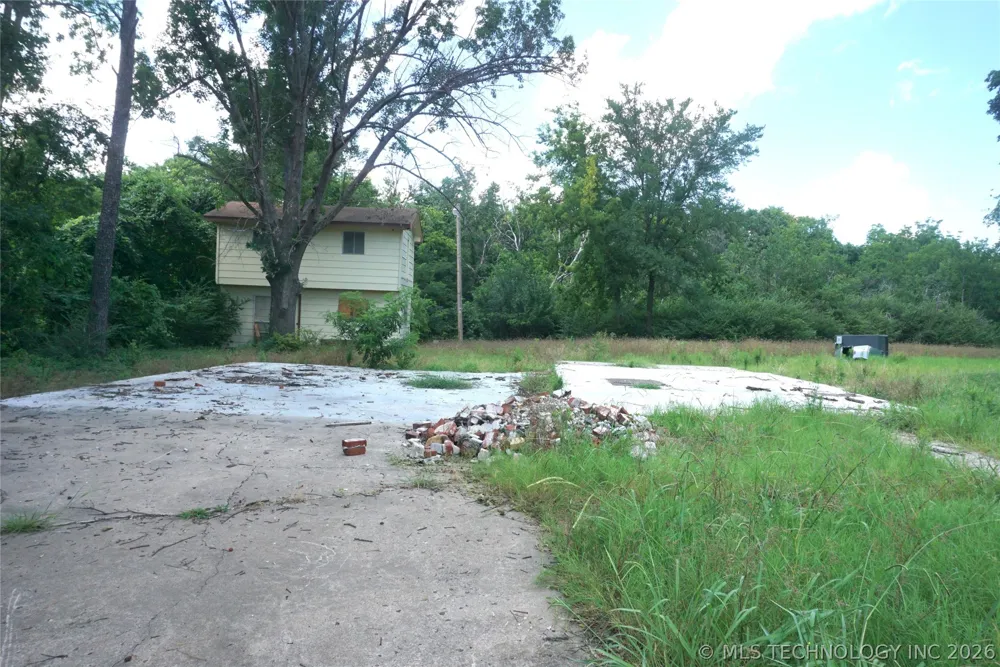 206 E Scott Street Henryetta, OK 74437
