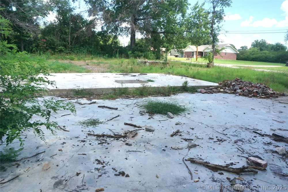 206 E Scott Street Henryetta, OK 74437