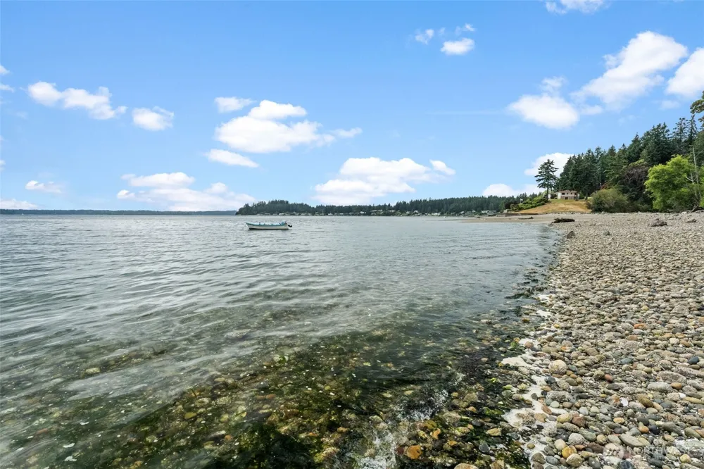 0 Lot 4, Warren Beach Drive Gig Harbor, WA 98335