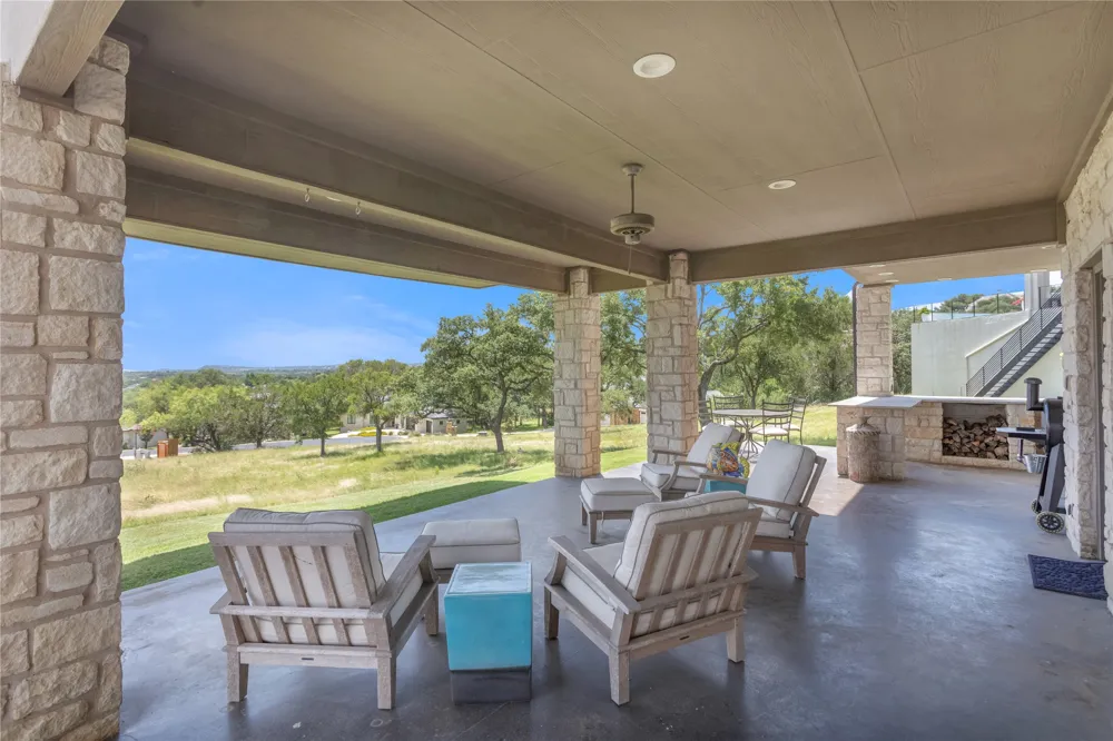 207 Florentine Horseshoe Bay, TX 78657