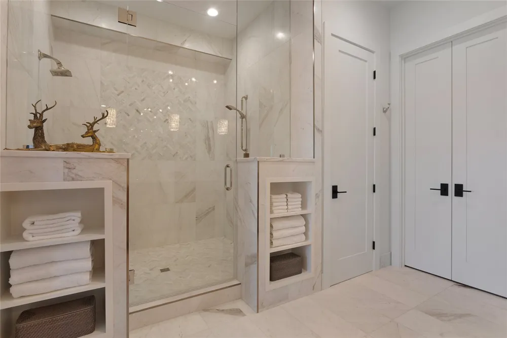 207 Florentine Horseshoe Bay, TX 78657