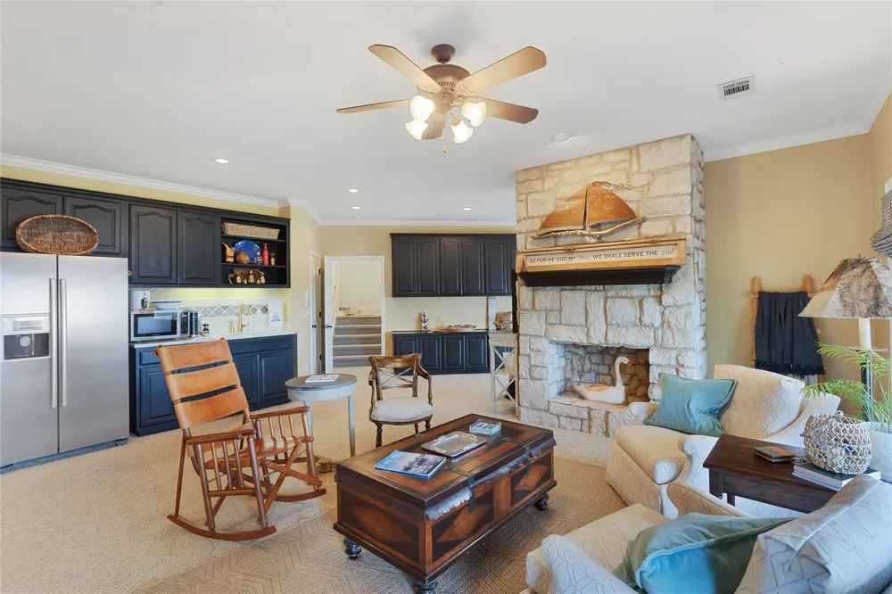 207 Florentine Horseshoe Bay, TX 78657