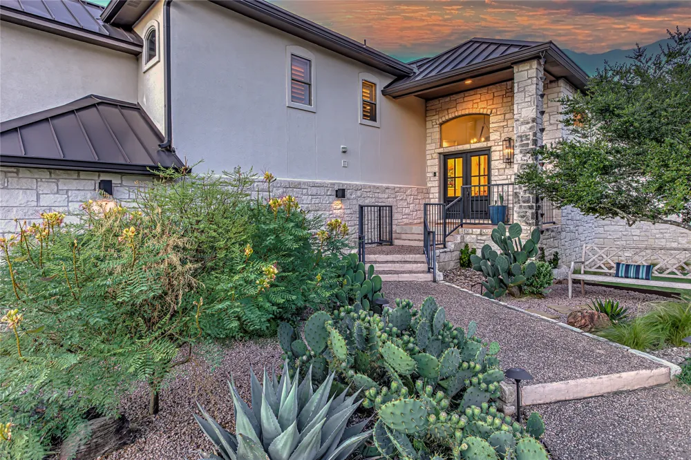 207 Florentine Horseshoe Bay, TX 78657