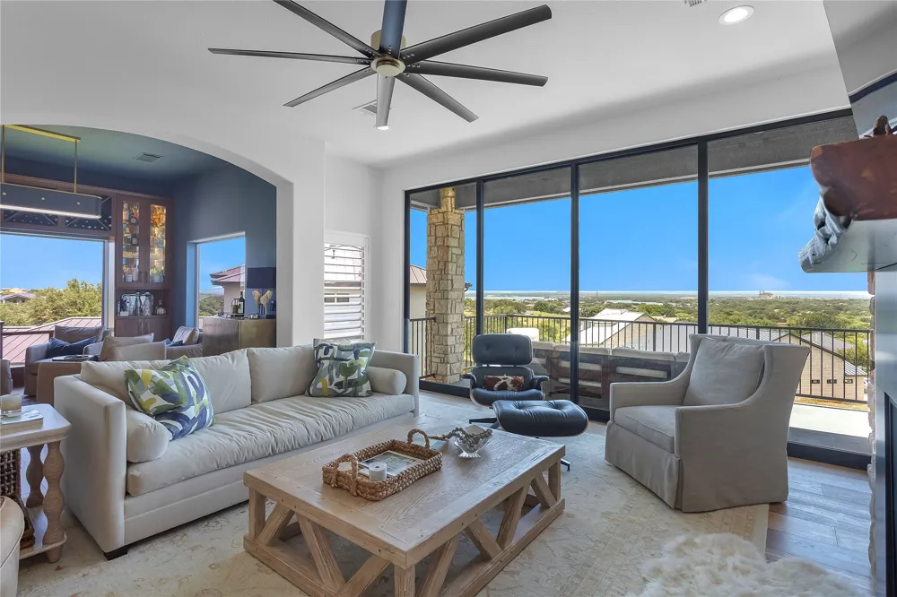 207 Florentine Horseshoe Bay, TX 78657