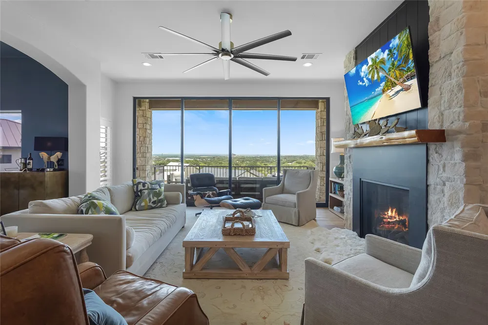 207 Florentine Horseshoe Bay, TX 78657