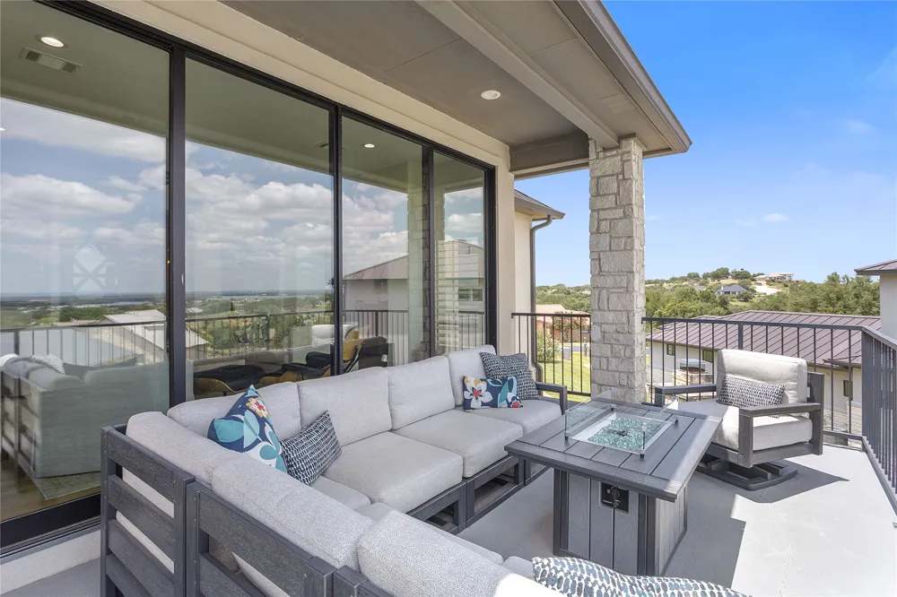 207 Florentine Horseshoe Bay, TX 78657