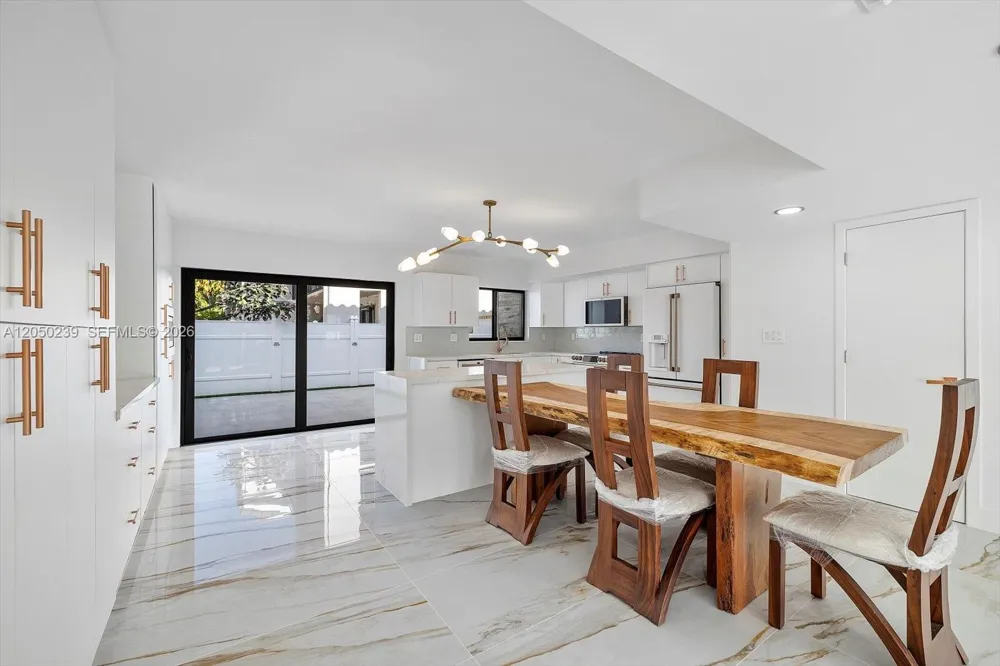 16449 NE 26 Ave #16 North Miami Beach, FL 33160