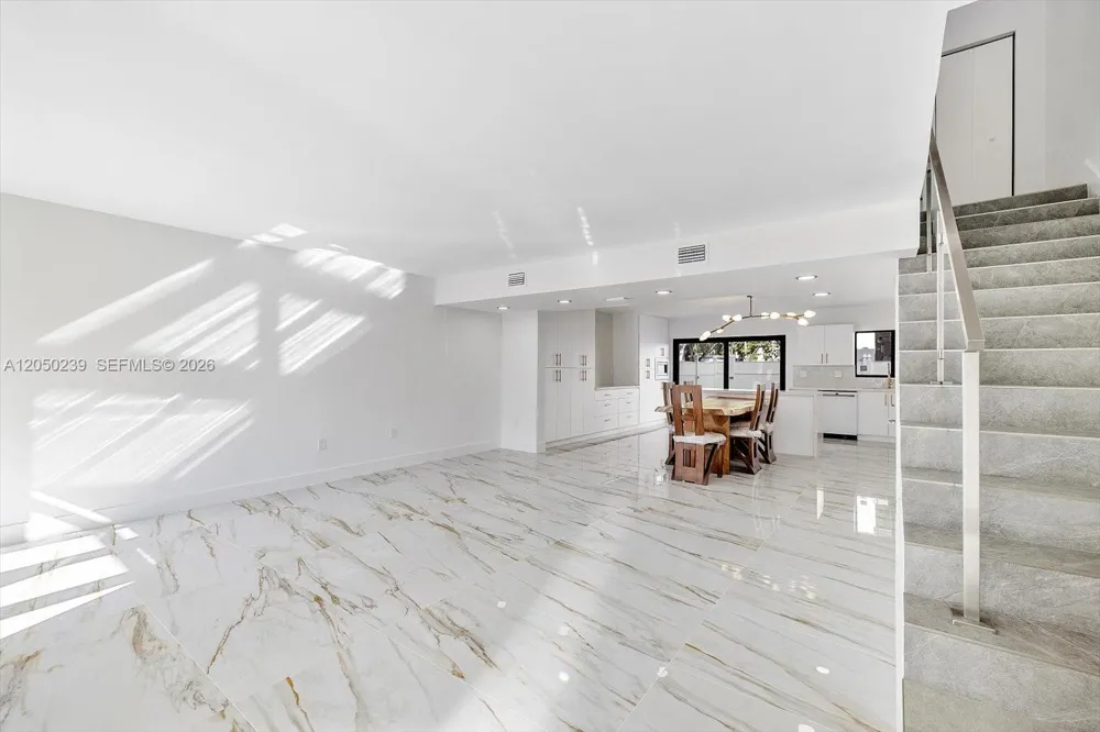 16449 NE 26 Ave #16 North Miami Beach, FL 33160