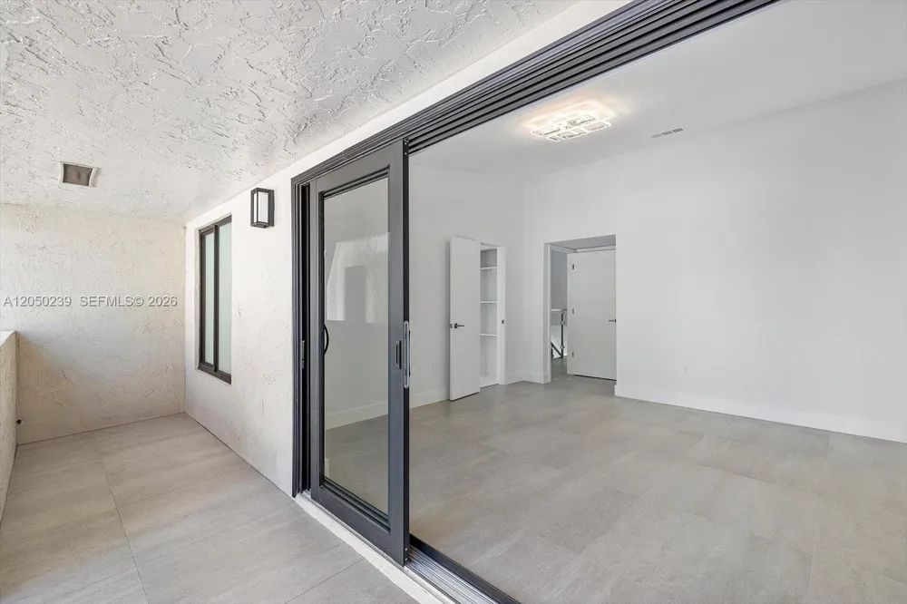 16449 NE 26 Ave #16 North Miami Beach, FL 33160