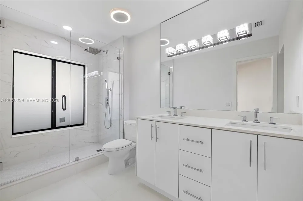 16449 NE 26 Ave #16 North Miami Beach, FL 33160