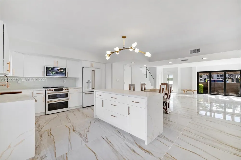 16449 NE 26 Ave #16 North Miami Beach, FL 33160
