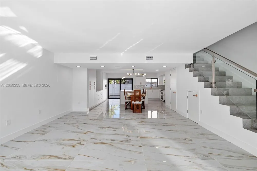 16449 NE 26 Ave #16 North Miami Beach, FL 33160
