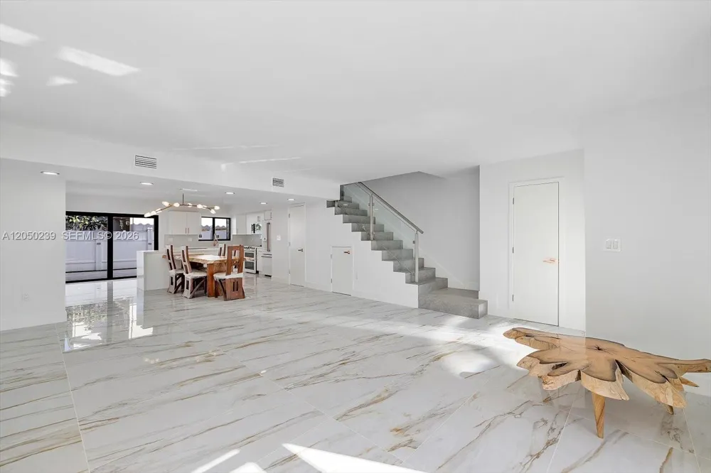 16449 NE 26 Ave #16 North Miami Beach, FL 33160