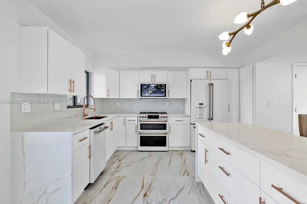 16449 NE 26 Ave #16 North Miami Beach, FL 33160