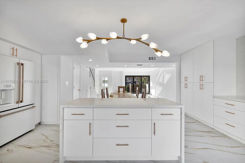 16449 NE 26 Ave #16 North Miami Beach, FL 33160