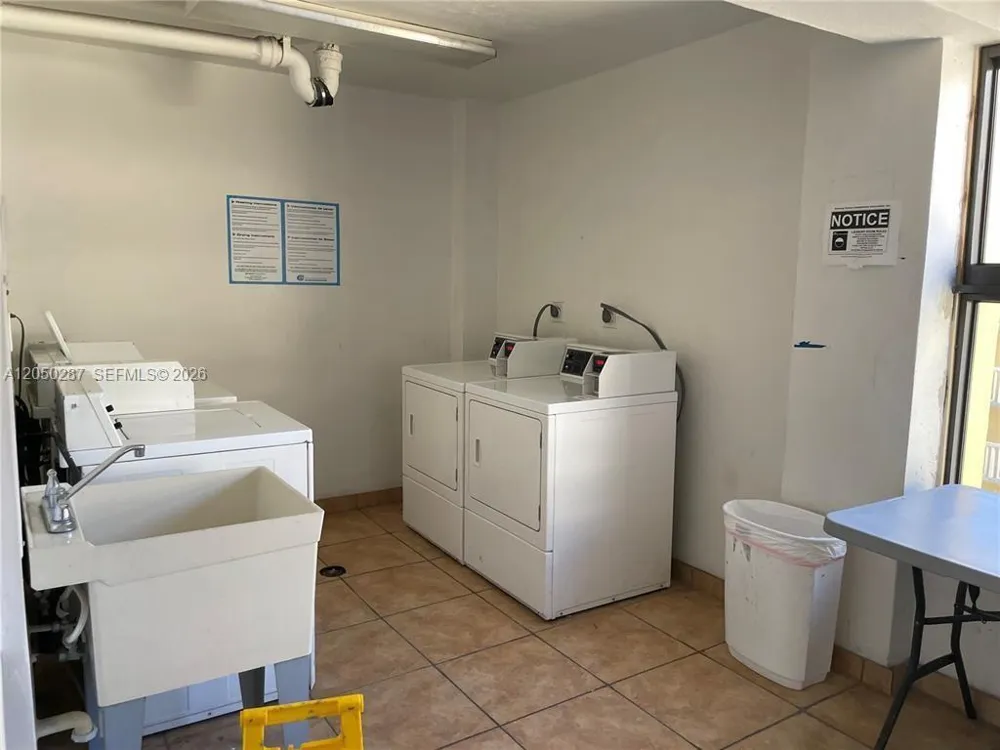 15600 NW 7th Ave #511 Miami, FL 33169