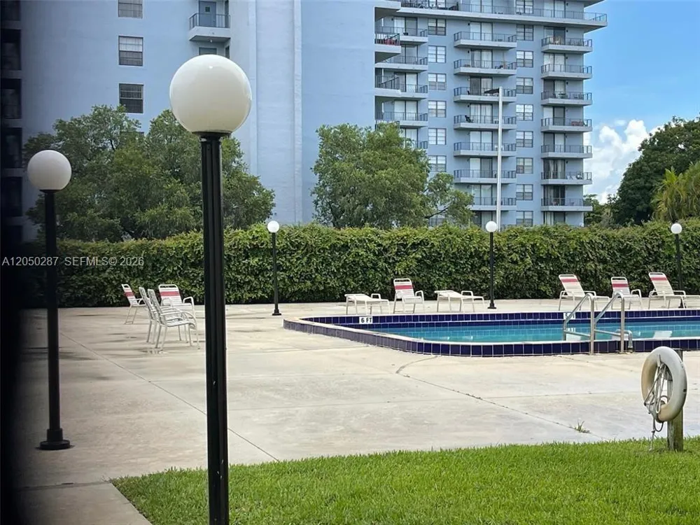 15600 NW 7th Ave #511 Miami, FL 33169