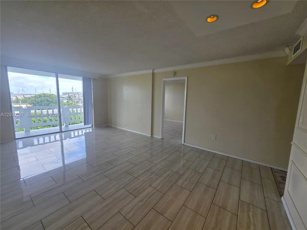 15600 NW 7th Ave #511 Miami, FL 33169